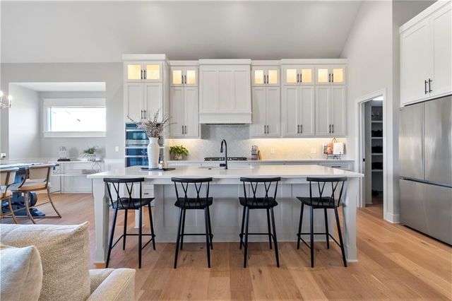 2456 W 176th Street, Overland Park, KS 66085