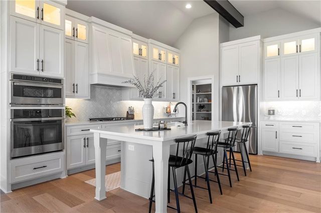 2456 W 176th Street, Overland Park, KS 66085