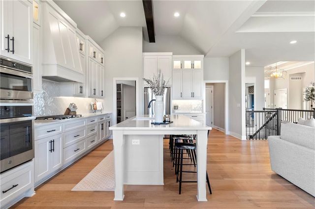 2456 W 176th Street, Overland Park, KS 66085