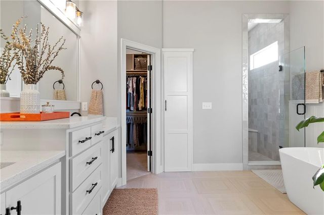 2456 W 176th Street, Overland Park, KS 66085