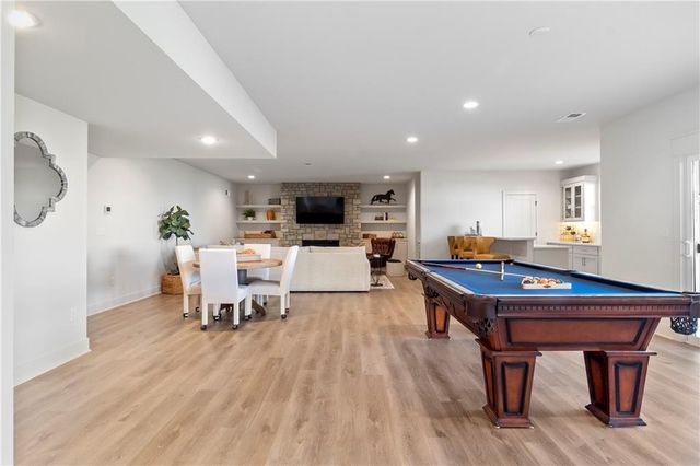 2456 W 176th Street, Overland Park, KS 66085