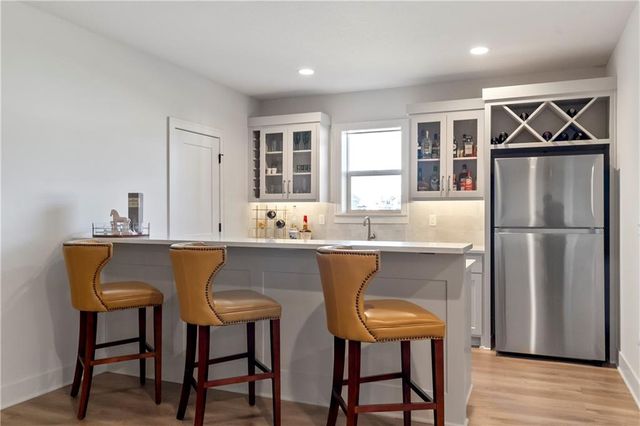 2456 W 176th Street, Overland Park, KS 66085