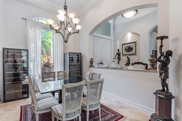 10221 Blue Palm St, Plantation, FL 33324