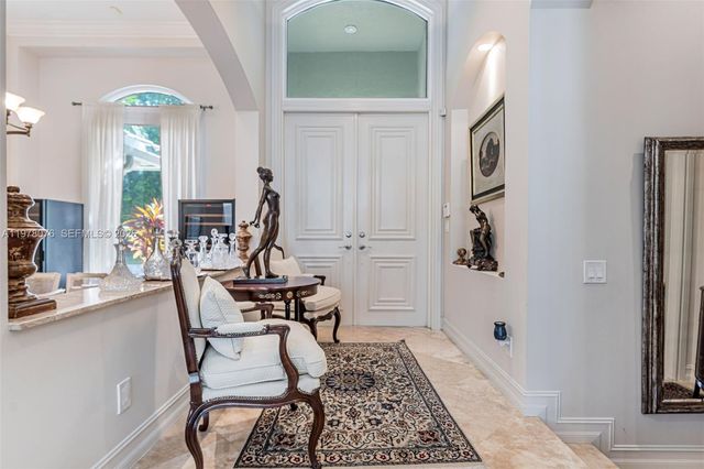 10221 Blue Palm St, Plantation, FL 33324