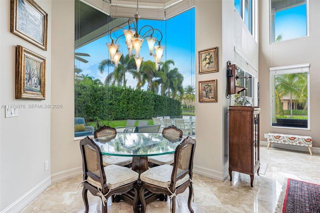 10221 Blue Palm St, Plantation, FL 33324