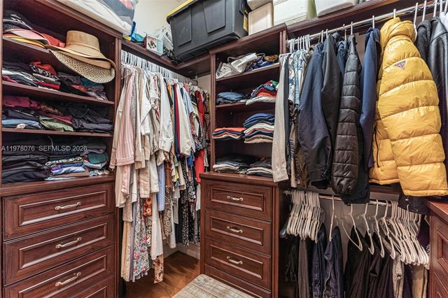 10221 Blue Palm St, Plantation, FL 33324