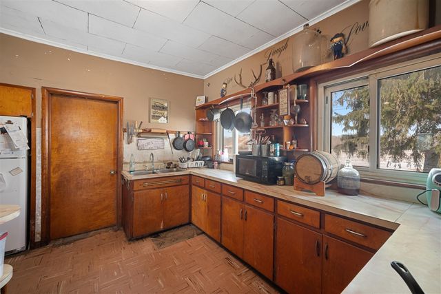 65838 48th Avenue, Hartford, MI 49057