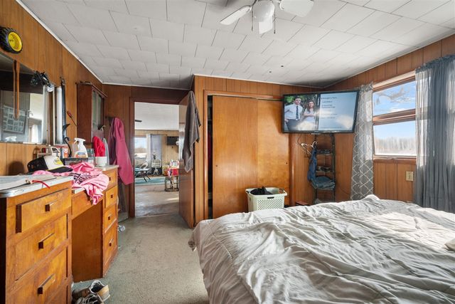 65838 48th Avenue, Hartford, MI 49057