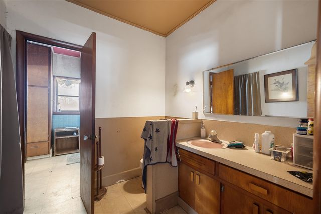 65838 48th Avenue, Hartford, MI 49057