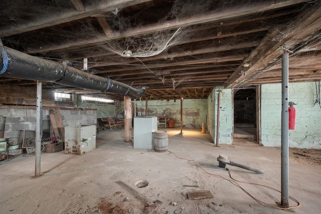 65838 48th Avenue, Hartford, MI 49057