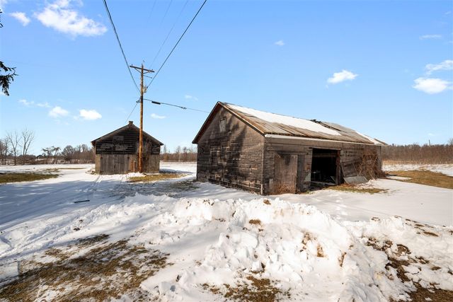 65838 48th Avenue, Hartford, MI 49057