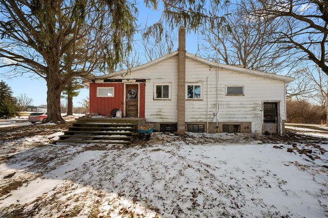 65838 48th Avenue, Hartford, MI 49057