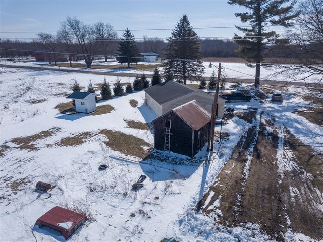 65838 48th Avenue, Hartford, MI 49057