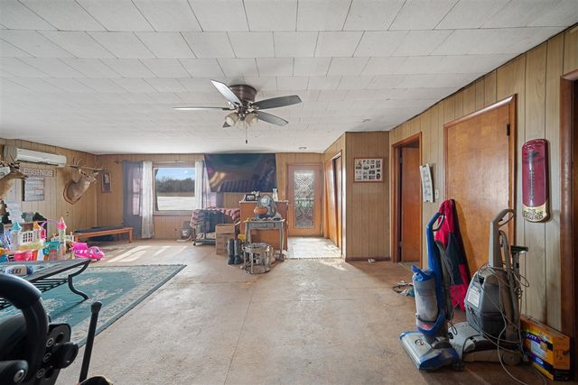 65838 48th Avenue, Hartford, MI 49057