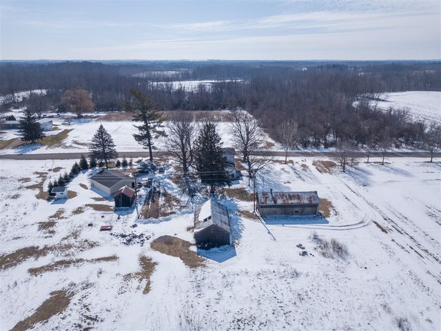 65838 48th Avenue, Hartford, MI 49057