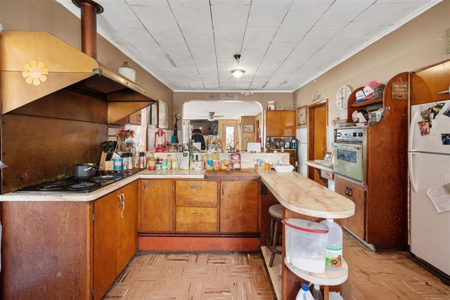 65838 48th Avenue, Hartford, MI 49057