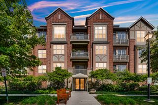 1914 FARNSWORTH Lane 308, Northbrook, IL 60062