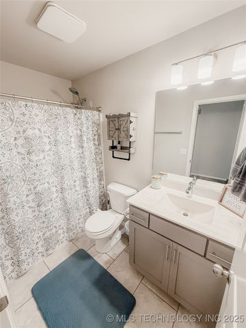 8601 N 76th Place E, Owasso, OK 74055