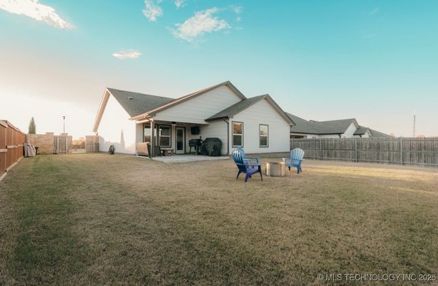 8601 N 76th Place E, Owasso, OK 74055