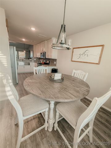 8601 N 76th Place E, Owasso, OK 74055