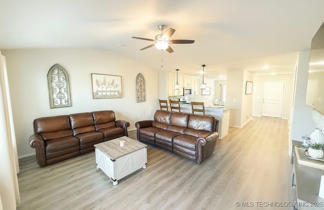 8601 N 76th Place E, Owasso, OK 74055