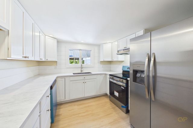 20 Nicholas Ave, Plymouth, MA 02360