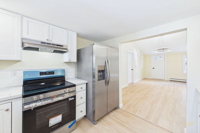 20 Nicholas Ave, Plymouth, MA 02360