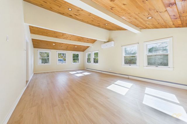 20 Nicholas Ave, Plymouth, MA 02360