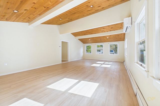 20 Nicholas Ave, Plymouth, MA 02360