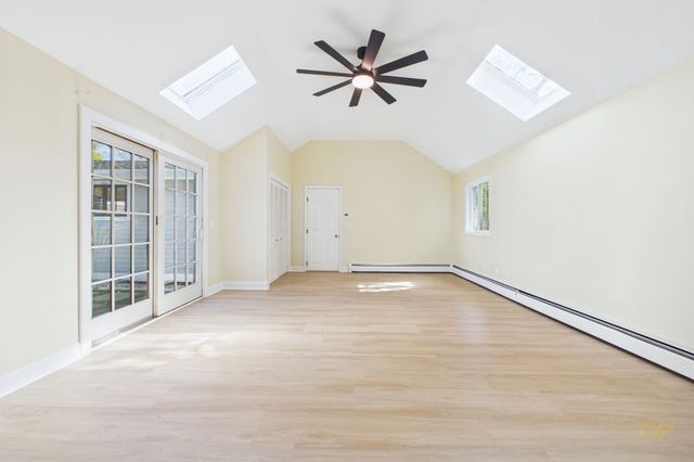 20 Nicholas Ave, Plymouth, MA 02360