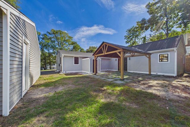 20 Nicholas Ave, Plymouth, MA 02360