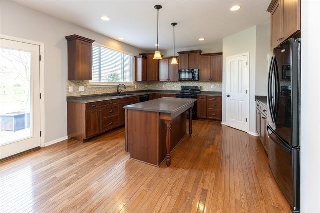 2394 Woodcreek Crossing Boulevard, Avon, IN 46123