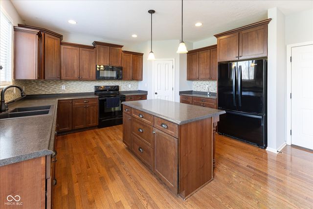 2394 Woodcreek Crossing Boulevard, Avon, IN 46123