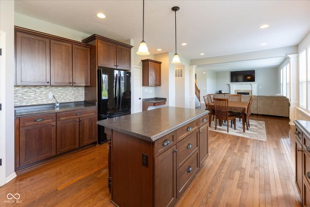 2394 Woodcreek Crossing Boulevard, Avon, IN 46123