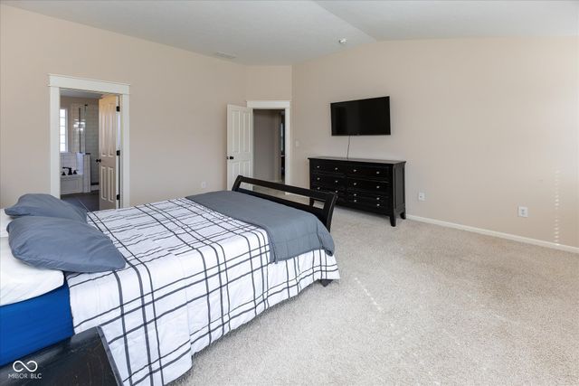 2394 Woodcreek Crossing Boulevard, Avon, IN 46123