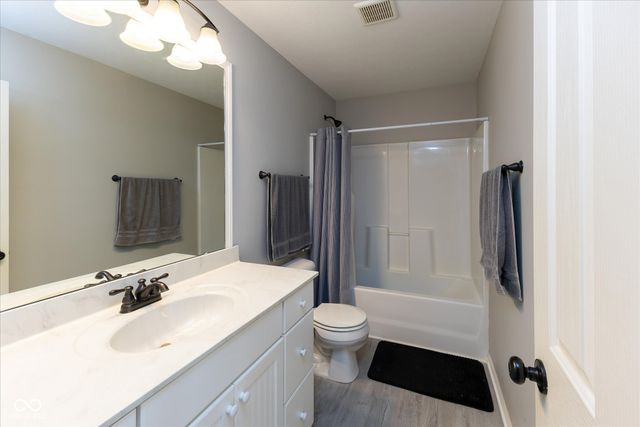 2394 Woodcreek Crossing Boulevard, Avon, IN 46123