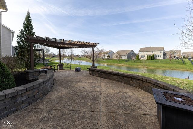 2394 Woodcreek Crossing Boulevard, Avon, IN 46123