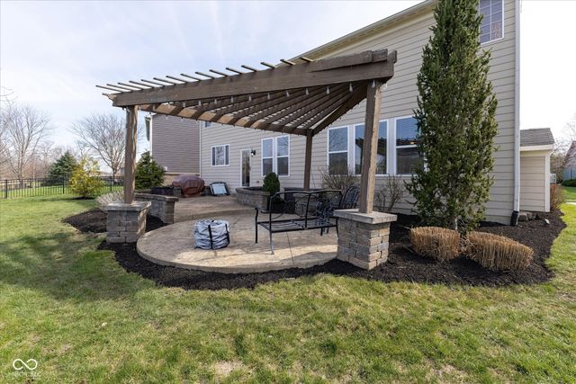 2394 Woodcreek Crossing Boulevard, Avon, IN 46123