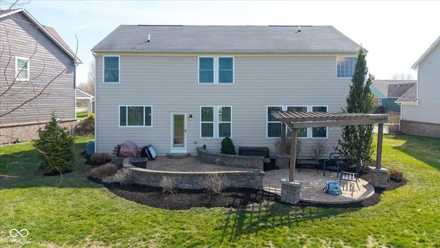 2394 Woodcreek Crossing Boulevard, Avon, IN 46123