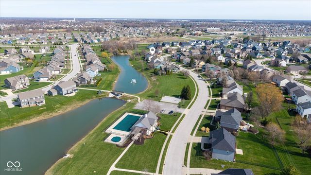 2394 Woodcreek Crossing Boulevard, Avon, IN 46123