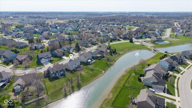 2394 Woodcreek Crossing Boulevard, Avon, IN 46123