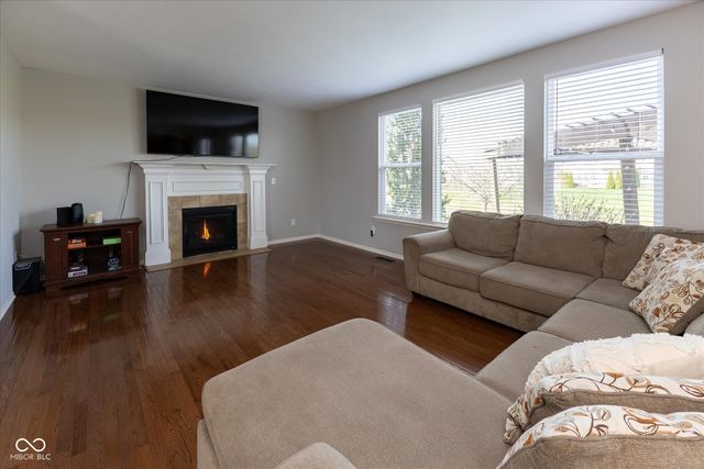 2394 Woodcreek Crossing Boulevard, Avon, IN 46123