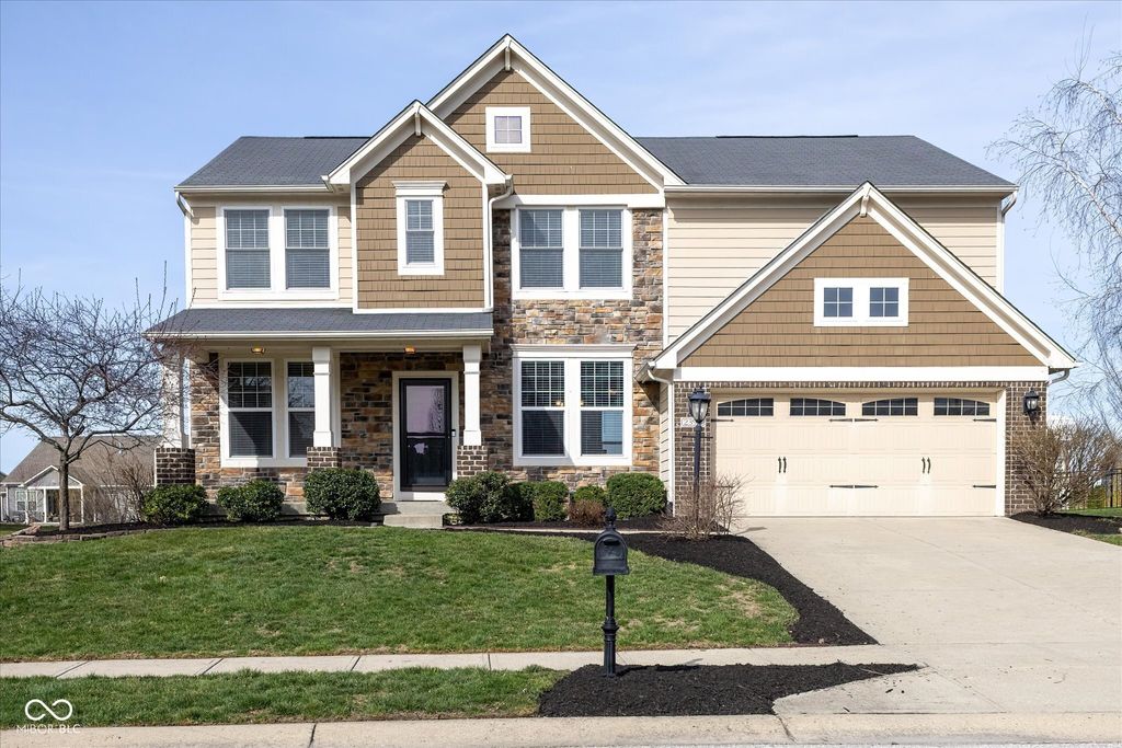 2394 Woodcreek Crossing Boulevard, Avon, IN 46123