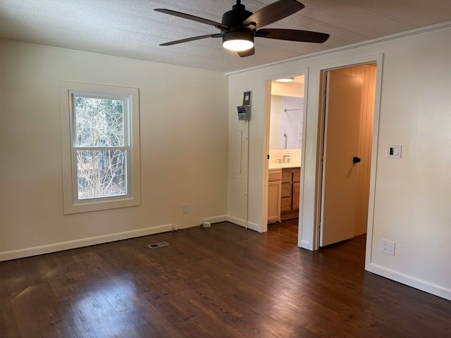 15 Edgewood Drive, Hopkinton, NH 03229