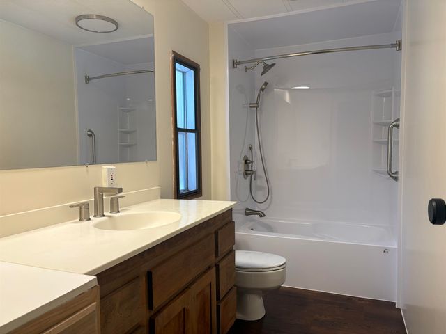 15 Edgewood Drive, Hopkinton, NH 03229