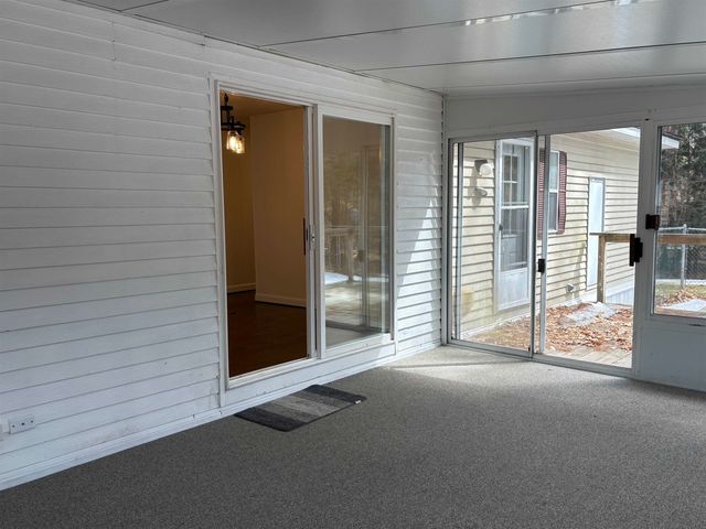 15 Edgewood Drive, Hopkinton, NH 03229