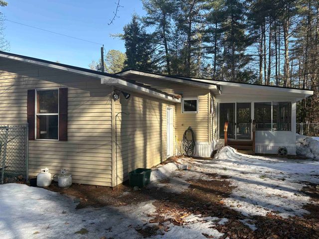 15 Edgewood Drive, Hopkinton, NH 03229