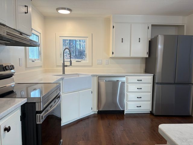 15 Edgewood Drive, Hopkinton, NH 03229