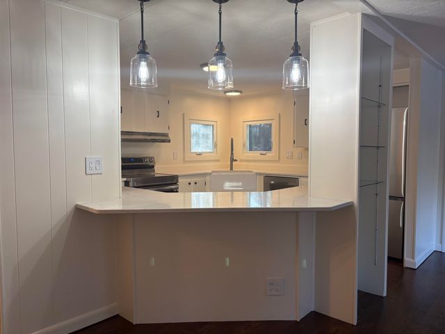 15 Edgewood Drive, Hopkinton, NH 03229