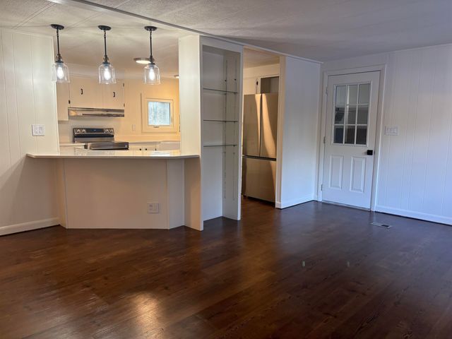 15 Edgewood Drive, Hopkinton, NH 03229